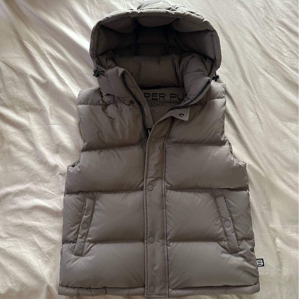 Aritzia Gray Puffer Vest